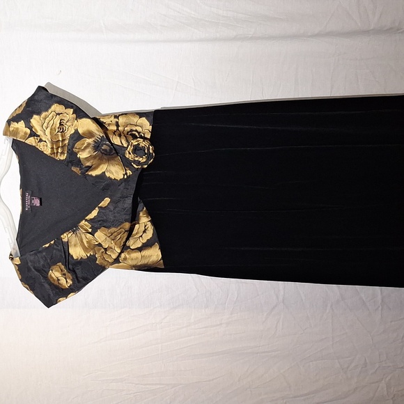 Formal Maxi Dress, Black And Gold, Floral Rose Design, Robbie Bee, Sz 16, NWOT - Picture 3 of 14